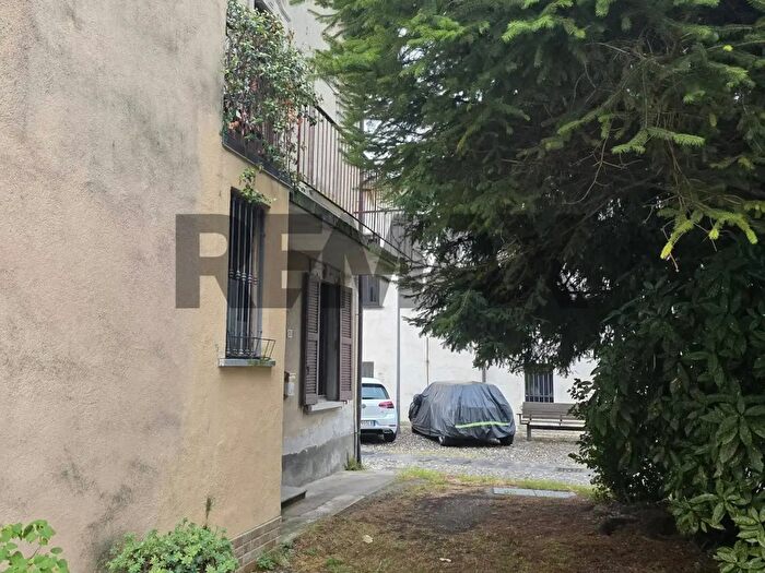 Casa bilocale in vendita in Gavirate
