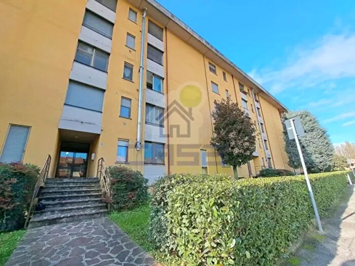 Appartamento trilocale in vendita in Via dellAquila, Cremona