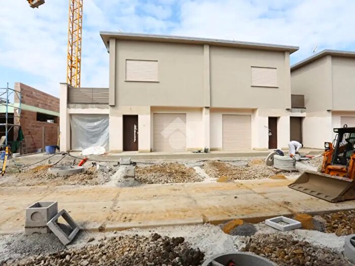 Casa con 5 locali in vendita in Rotonda Gandhi, Calderara Di Reno