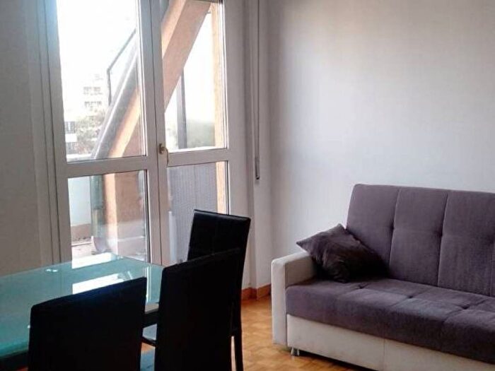 Appartamento bilocale in affitto in Via Andrea Maffei, Montenero, Milano