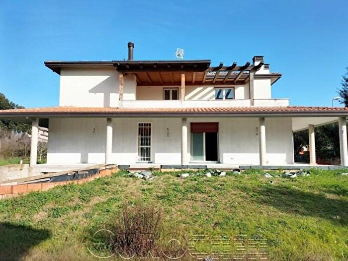 Casa con 6 locali in vendita in Umbertide