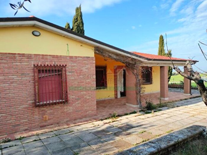 Casa con 5 locali in vendita in Strada Interpoderale Querce Grosse, Montenero Di Bisaccia