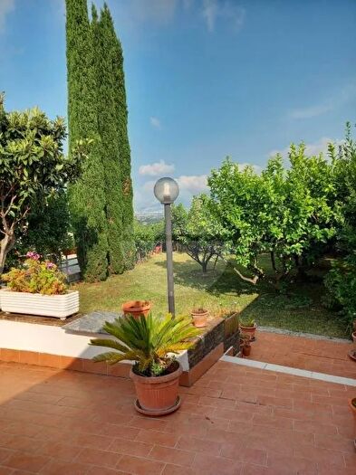 Casa con 8 locali in vendita in Minturno