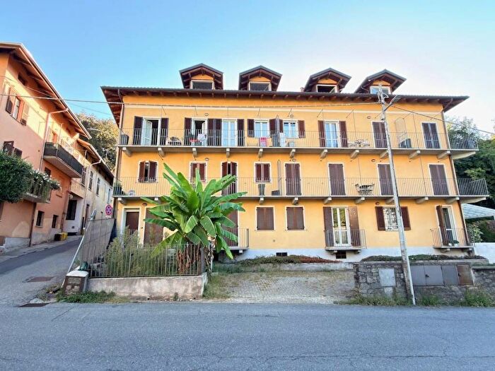 Appartamento con 6 locali in vendita in Via Santuario di Oropa, Vandorno Piazzo Cossila, Biella