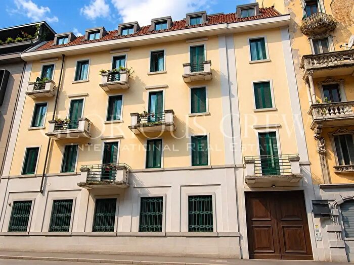 Appartamento quadrilocale in vendita in Via Marco Aurelio, Milano