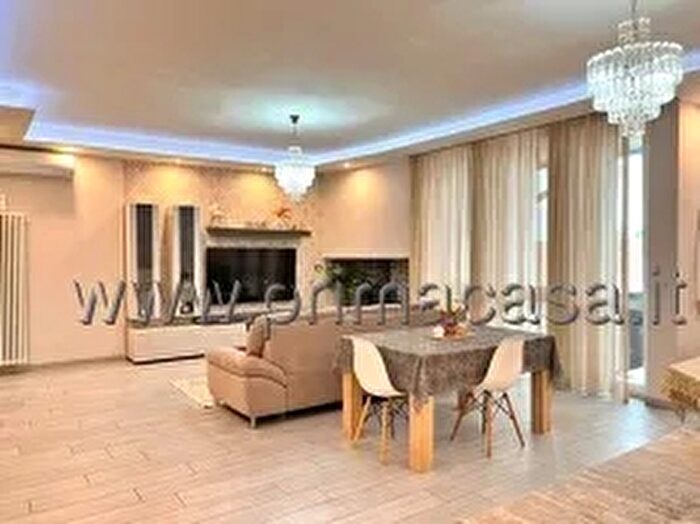 Appartamento con 8 locali in vendita in Via Roma, Albaredo DAdige