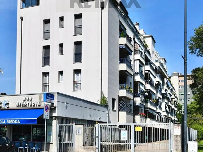 Appartamento trilocale in vendita in Via Fratelli Zoia, Milano