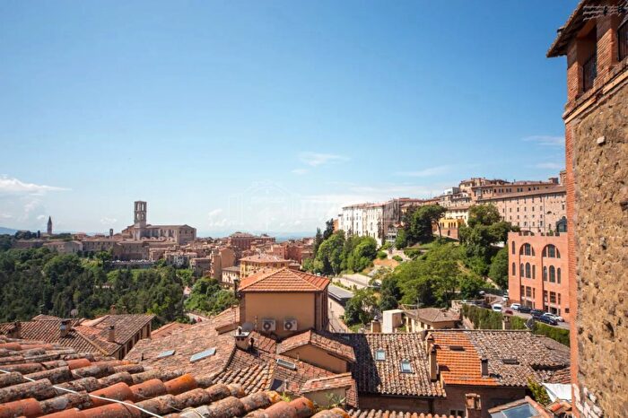 Appartamento quadrilocale in vendita in Via Alessi, Perugia