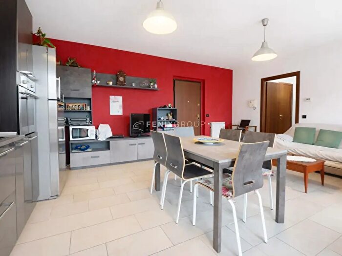 Appartamento bilocale in vendita in Via Romagna a, Bernareggio