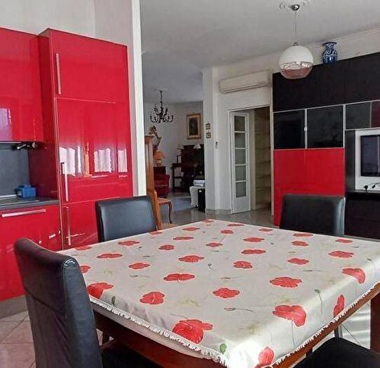 Appartamento con 6 locali in affitto in Centro, Massa