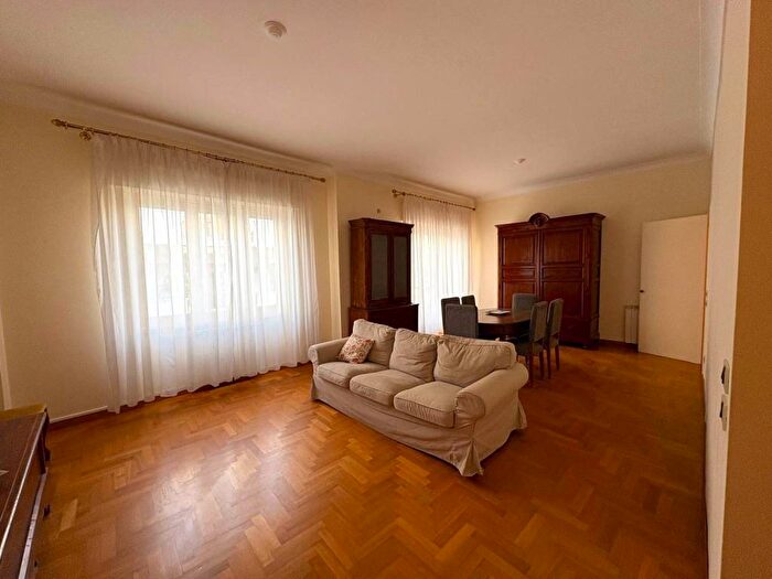 Appartamento quadrilocale in affitto in Via Giuseppe De Spuches, Politeama Ruggiero Settimo, Palermo