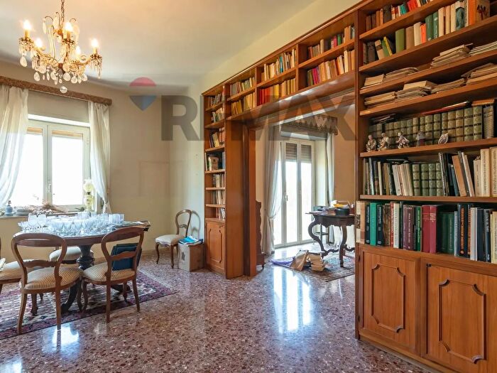 Appartamento con 6 locali in vendita in Via Udine, Siracusa