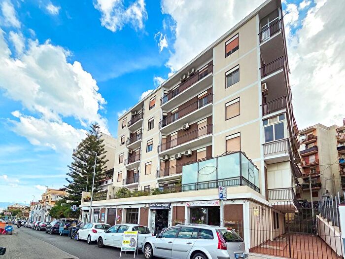 Appartamento con 5 locali in vendita in Viale Europa, Messina