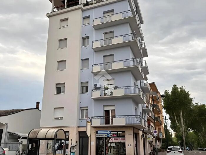 Appartamento trilocale in vendita in Via Fratelli Montecchi, Suzzara