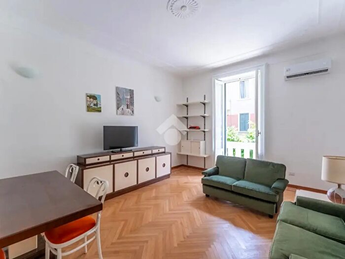 Appartamento trilocale in affitto in Via Francesco Viganò, Milano