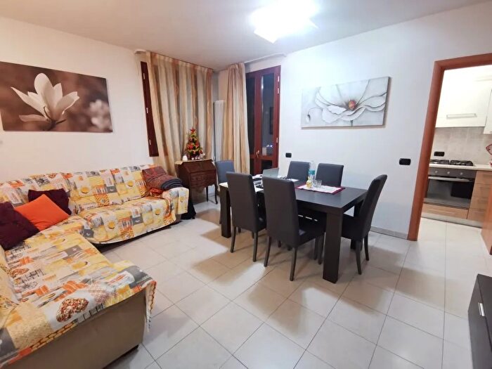 Appartamento trilocale in vendita in Correggio