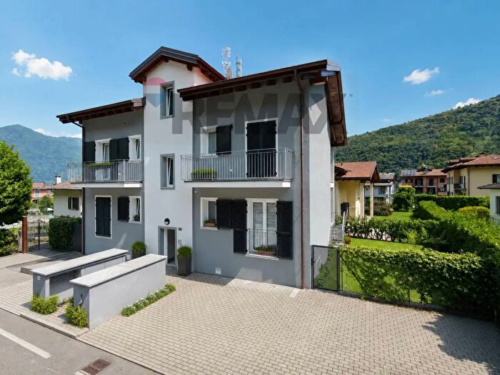 Appartamento trilocale in vendita in Cannobio