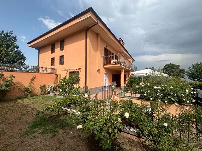 Casa quadrilocale in vendita in Via degli Aceri, Rocca Di Papa