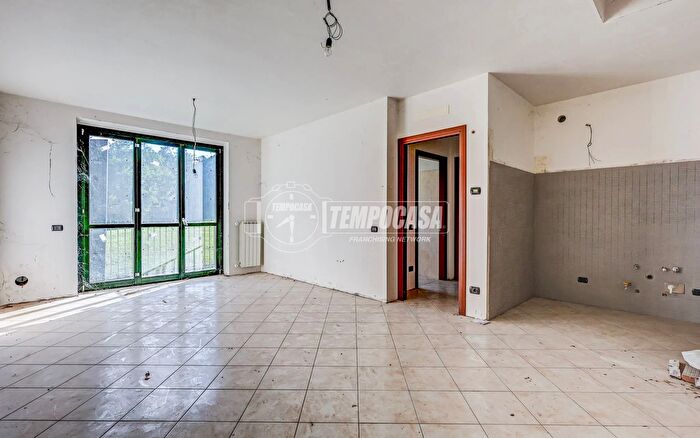 Appartamento bilocale in vendita in Via Rebuschini Brebbia, Brebbia