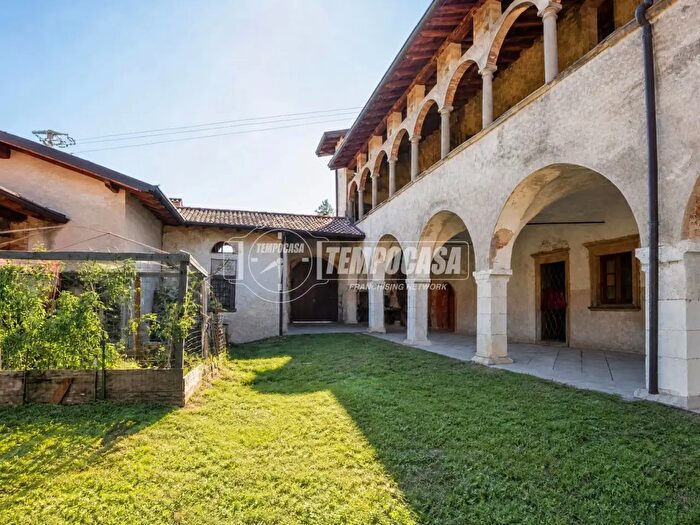 Casa con 7 locali in vendita in Via Cividini, Adrara San Martino