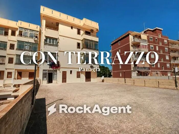 Appartamento con 6 locali in vendita in Viale Santa Panagia, Siracusa