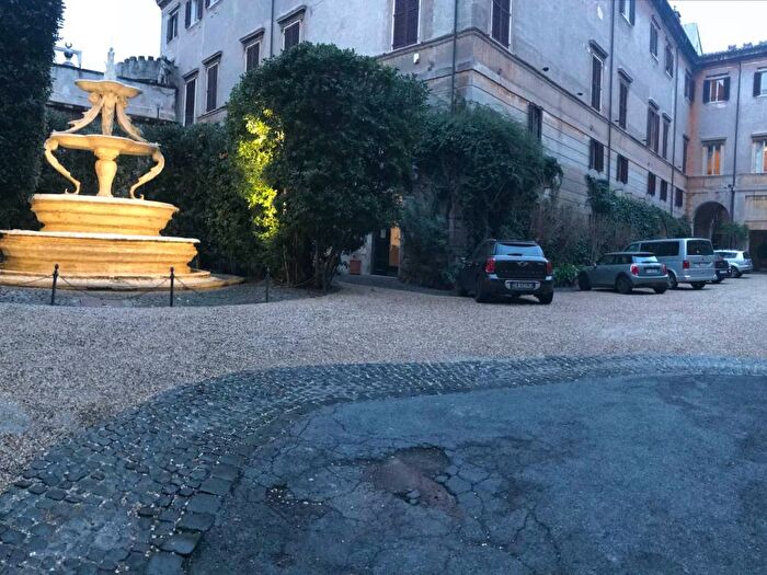 Appartamento con 6 locali in affitto in Via di Monte Giordano, Piazza Navona, Roma