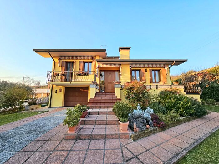 Casa con 5 locali in vendita in Via Vicenza, Baone