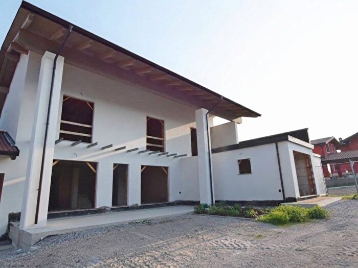 Casa con 5 locali in affitto in Strada di Roracco, Roracco, Villanova Mondovì