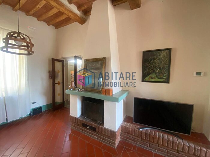Casa con 9 locali in vendita in Fauglia
