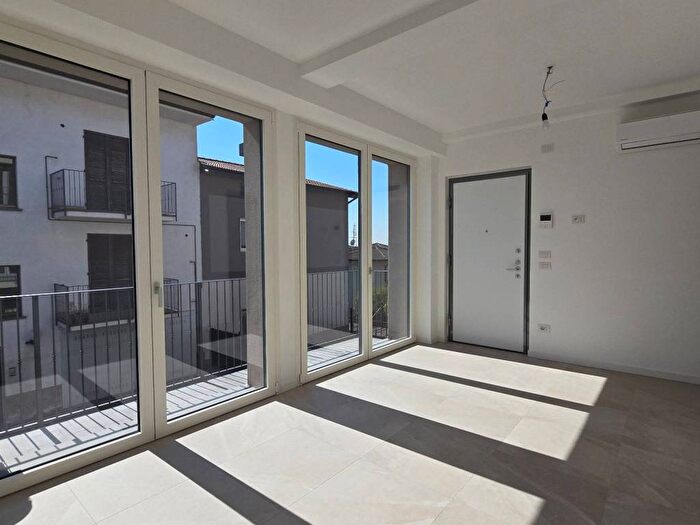 Appartamento trilocale in affitto in Suisio