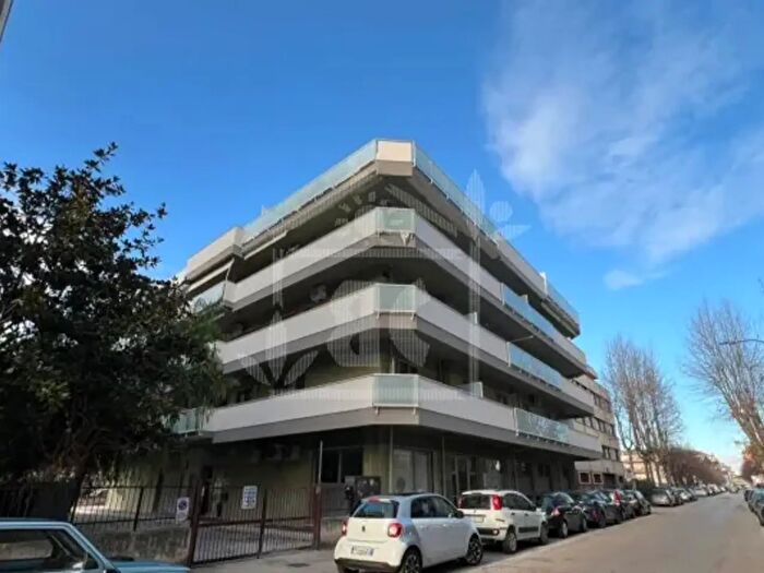 Appartamento trilocale in vendita in Via Raffaello Sanzio, Pescara