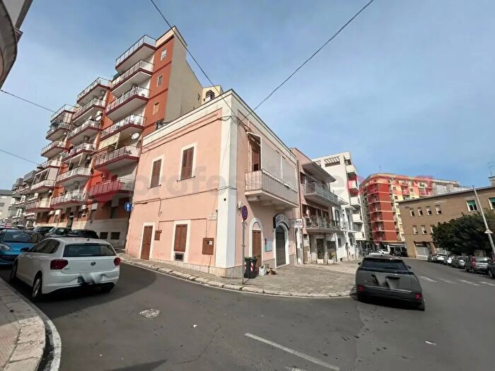 Appartamento quadrilocale in vendita in Via Cialdini, Monopoli