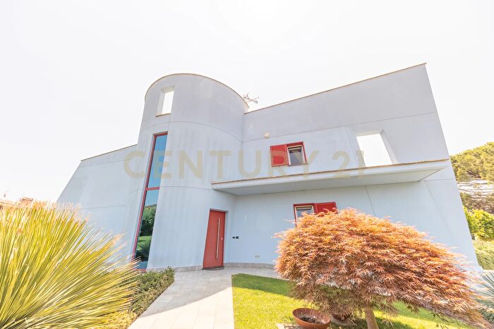 Casa con 5 locali in vendita in Via Palmoli, Roma