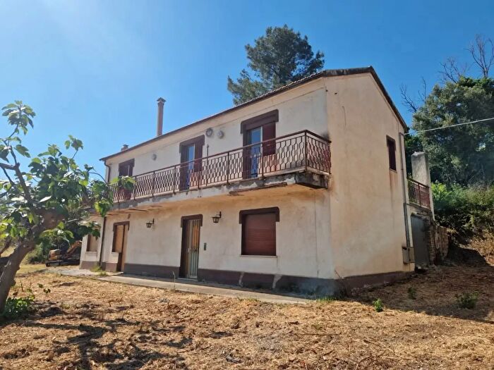 Casa con 5 locali in vendita in Casoli di Atri, Atri