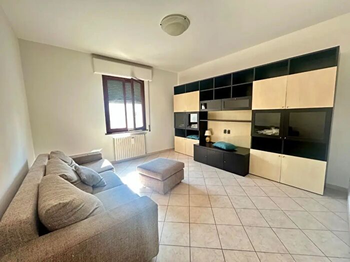 Appartamento con 5 locali in affitto in Azario Sauro, Empoli