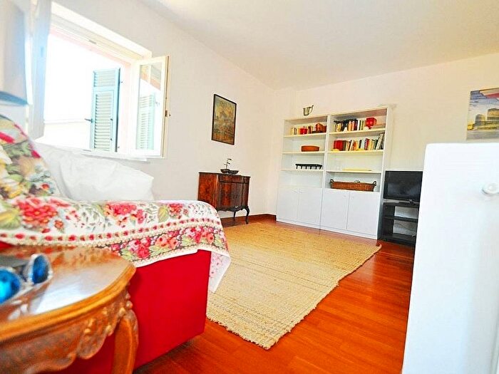 Appartamento trilocale in affitto in Via Maggiano, Foce Marinasco, La Spezia