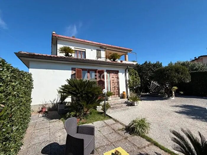 Appartamento con 5 locali in vendita in Via Ariana, Velletri