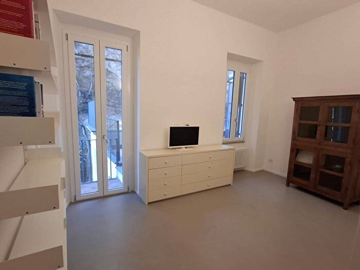 Appartamento trilocale in affitto in Via dei Serpenti, Monti, Roma