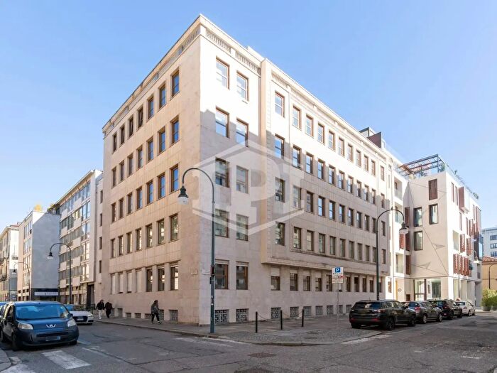 Appartamento con 7 locali in vendita in Via San Francesco dAssisi, Torino