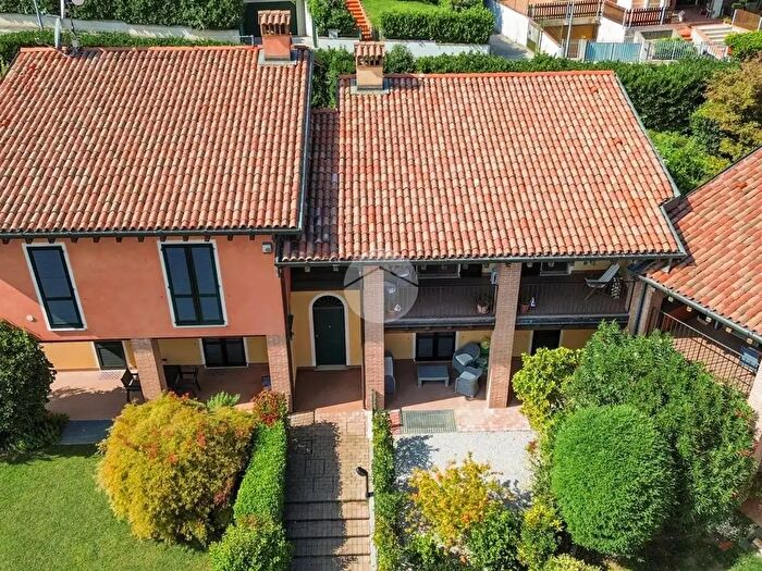 Appartamento trilocale in vendita in Via Gramsci, Provaglio D'Iseo