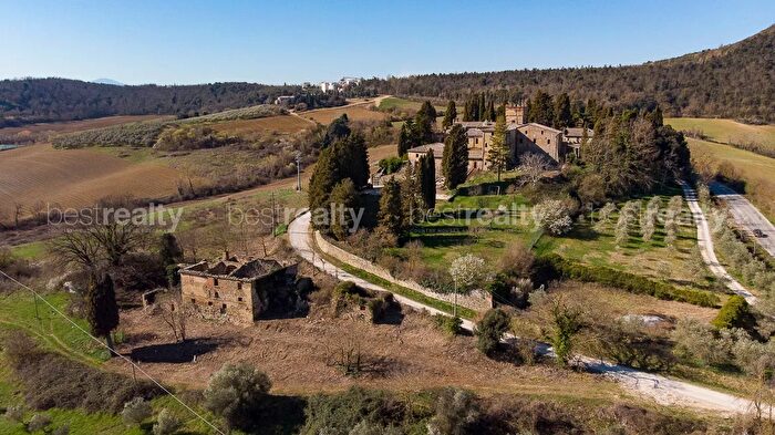 Casa in vendita in Trequanda