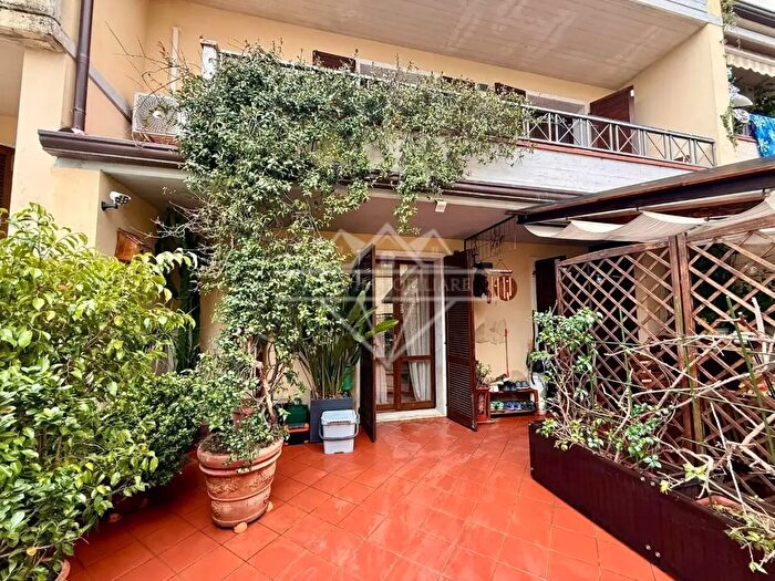Casa con 7 locali in vendita in Rada Vicinale di Bonasco, Carrara