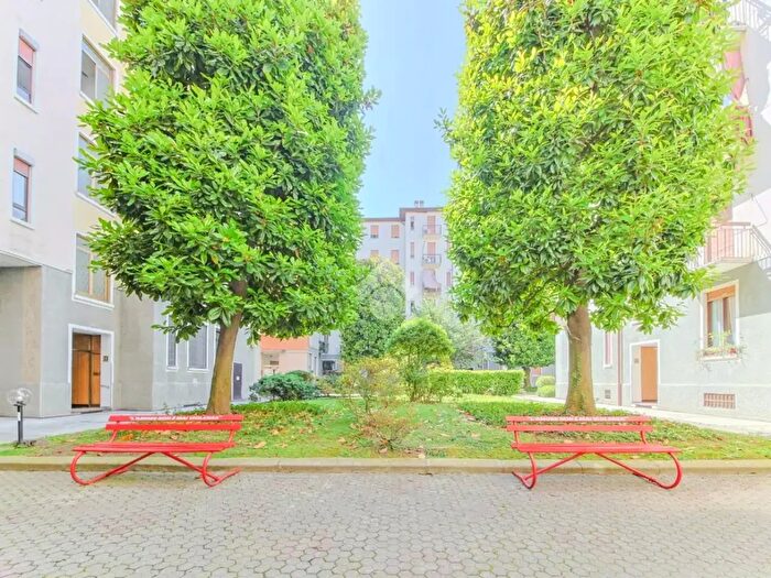 Appartamento bilocale in vendita in Viale Sarca, Milano