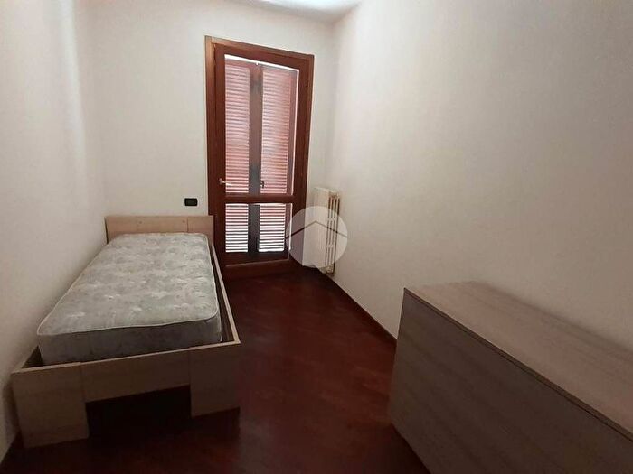 Appartamento trilocale in affitto in APPARTAMENTO via vittorio veneto, Centro Storico, Desenzano del Garda