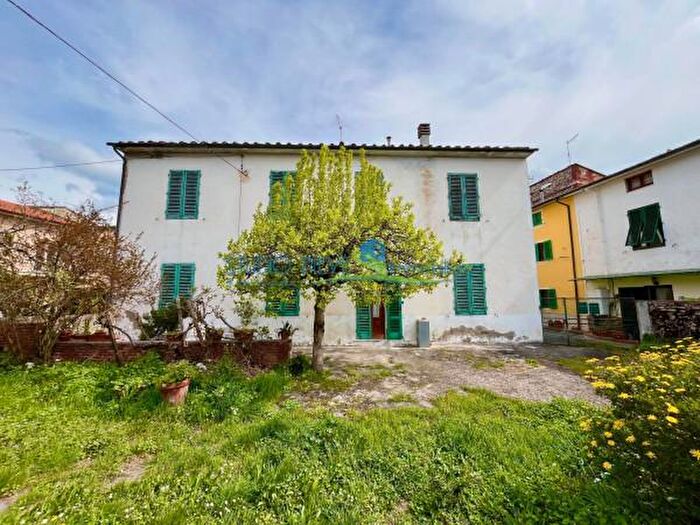 Casa con 6 locali in vendita in Via Cesare Battisti, Monsummano Terme
