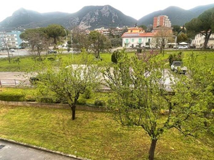 Appartamento quadrilocale in vendita in Via del Salice, Terni