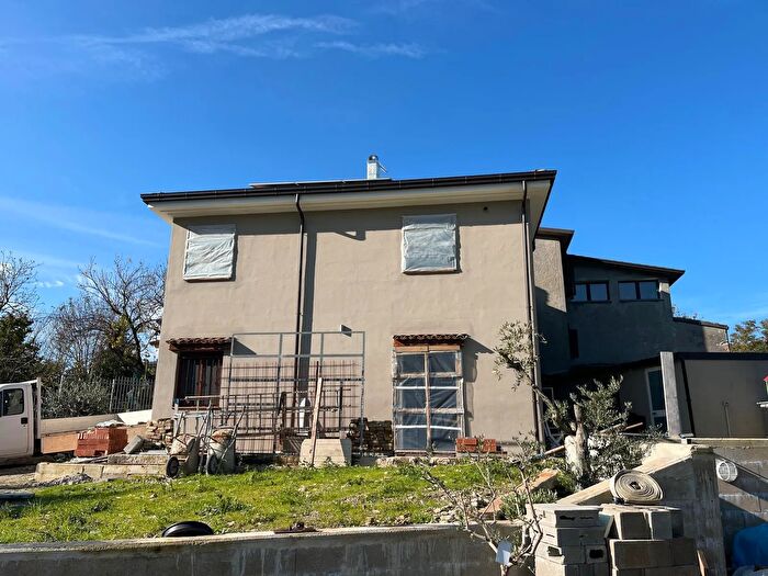 Casa con 14 locali in vendita in Via Strada per Soanne, Pennabilli