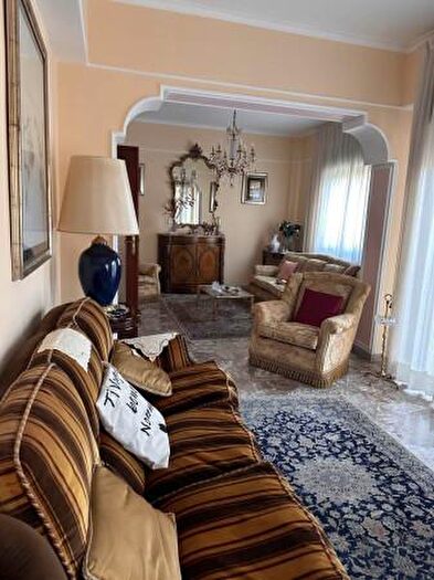 Appartamento con 6 locali in vendita in Viale Principe Umberto, Messina