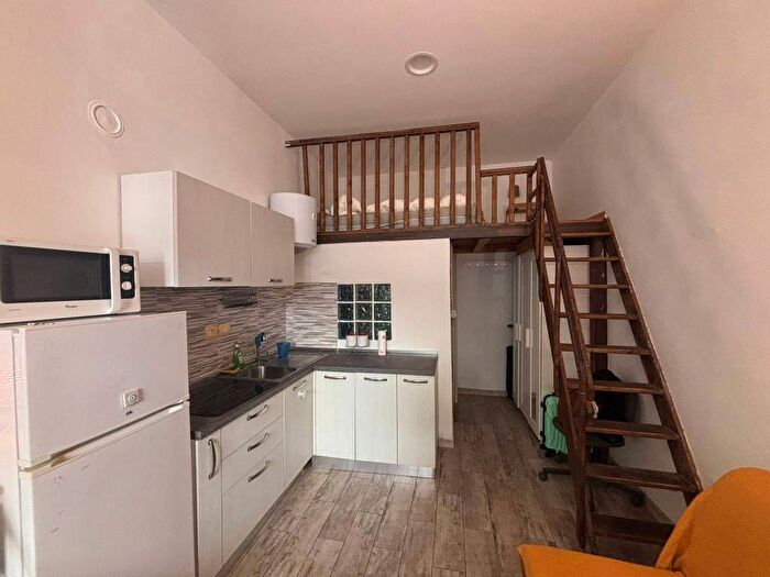 Appartamento monolocale in affitto in Via Nizza, San Salvario Baretti, Torino