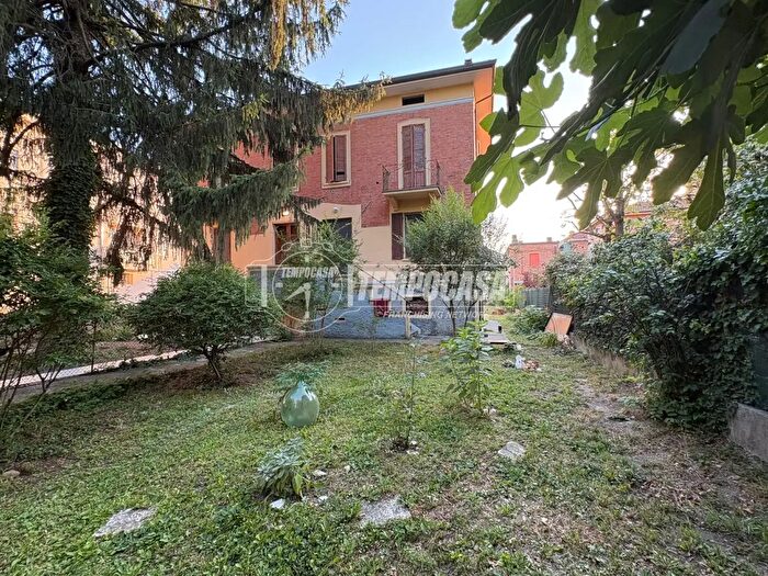 Appartamento con 6 locali in vendita in Mirandola